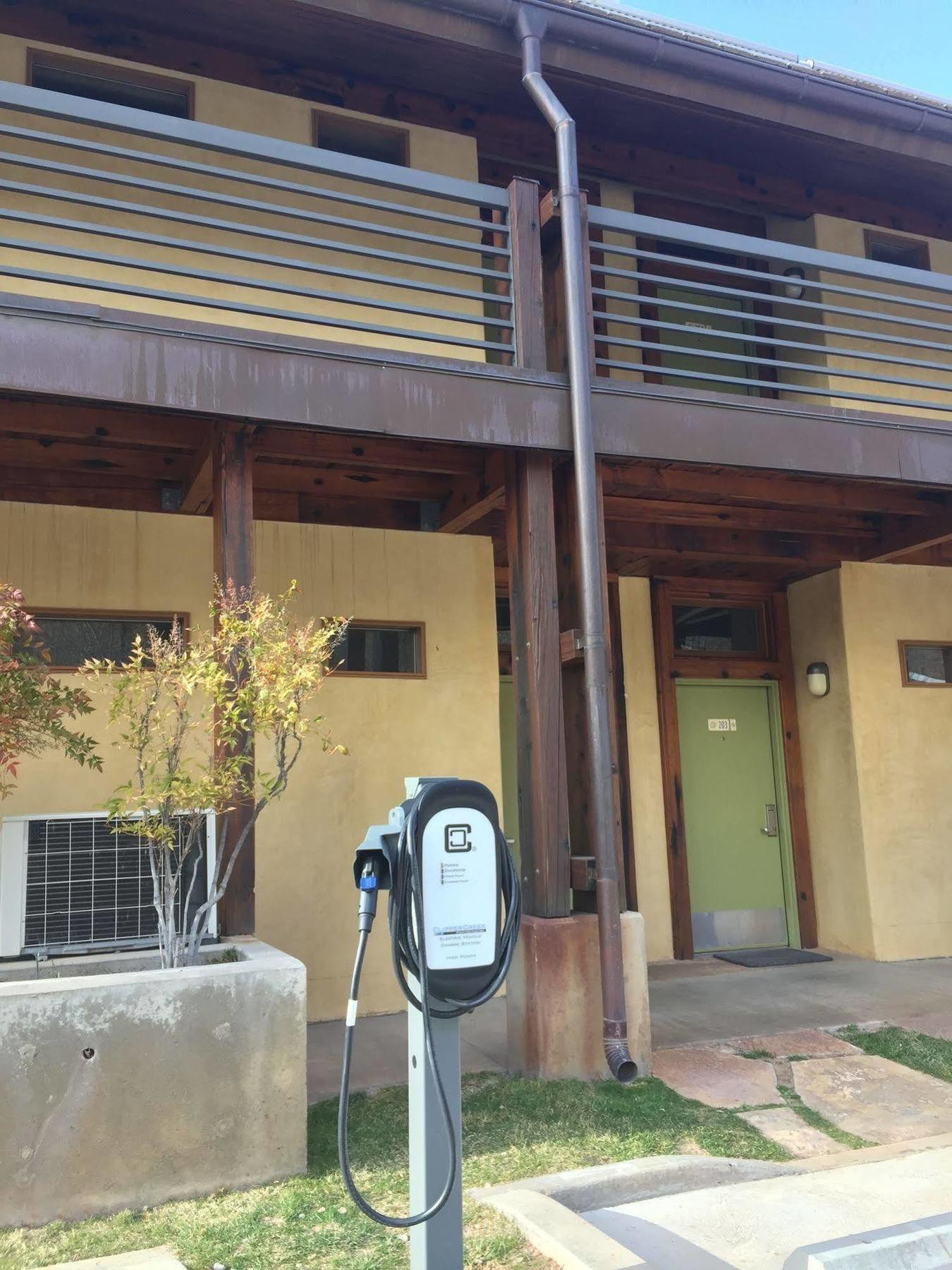 ספרינגדייל Desert Pearl Inn מראה חיצוני תמונה